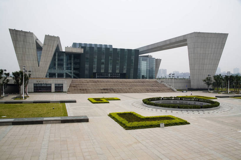 广场,横图,室外,白天,旅游,度假,名胜古迹,城市风光,标志建筑,城市,道路,地标,建筑,武汉,中国,亚洲,遗迹,景观,交通,都市,古迹,文物,娱乐,建设,现代,古建筑,现代建筑,地标建筑,享受,休闲,旅游胜地,放松,运输,经济,古文明,东亚,发展,湖北,湖北省,武汉市,汉阳,中华人民共和国,省会,华中地区,鄂,繁荣,进步,发达,艺术中心,旅行,汉阳区,武汉琴台文化艺术中心,琴台文化艺术中心,bj174