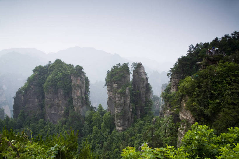 横图,彩色,室外,白天,旅游,度假,名胜古迹,山,标志建筑,地标,建筑,张家界,中国,亚洲,遗迹,壮观,图片,景观,山峰,古迹,文物,娱乐,建设,古建筑,风景区,树木,自然,享受,休闲,旅游胜地,景色,放松,摄影,美妙,自然风光,古文明,东亚,湖南,中华人民共和国,旅行,bj174