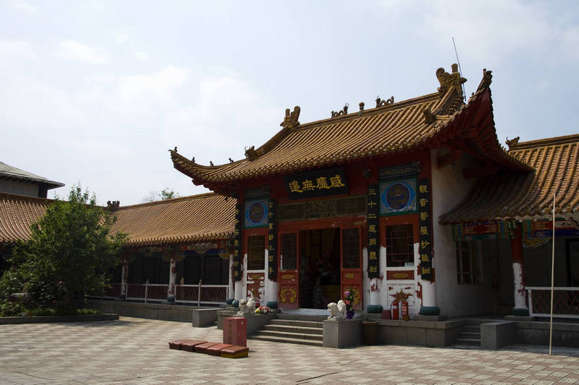 寺庙,横图,彩色,室外,白天,旅游,度假,名胜古迹,标志建筑,地标,建筑,中国,亚洲,遗迹,民俗,图片,文化遗产,建筑群,古典,古迹,文物,娱乐,建设,古建筑,树木,享受,休闲,旅游胜地,放松,摄影,哈尔滨,美好,文明,中国文化,古文明,东亚,黑龙江,中华人民共和国,幽静,极乐寺,旅行,庙,传统文化,bj174