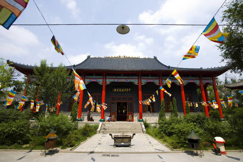 寺庙,横图,彩色,室外,白天,旅游,度假,名胜古迹,标志建筑,地标,建筑,中国,亚洲,遗迹,民俗,图片,文化遗产,建筑群,古典,古迹,文物,娱乐,建设,古建筑,树木,享受,休闲,旅游胜地,放松,摄影,哈尔滨,美好,文明,中国文化,古文明,东亚,黑龙江,中华人民共和国,幽静,极乐寺,旅行,庙,传统文化,bj174