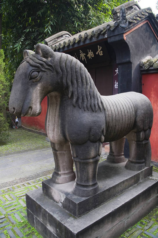 无人,竖图,彩色,室外,白天,旅游,度假,名胜古迹,标志建筑,地标,建筑,雕塑,中国,亚洲,遗迹,雕像,古迹,文物,娱乐,建设,古建筑,享受,休闲,旅游胜地,放松,竖,摄影,四川省,石像,中国文化,古文明,东亚,成都,中华人民共和国,武侯祠,旅行,传统文化,bj174