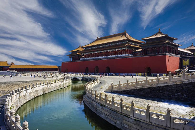 故宫,宫殿,栏杆,横图,彩色,旅游,度假,名胜古迹,标志建筑,地标,建筑,北京,中国,亚洲,遗迹,图片,墙,文化遗产,建筑群,古典,合成,古迹,历史,文物,娱乐,建设,古建筑,石桥,午门,现代建筑,建筑物,墙壁,墙面,古代,红色,白云,蓝天,天空,紫禁城,享受,休闲,旅游胜地,放松,摄影,城楼,文明,中国文化,特效,金水桥,古文明,东亚,中华人民共和国,门楼,古远,古代文明,河,旅行,皇宫,bj174