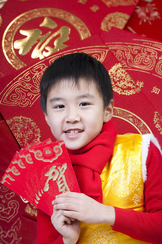 东方人,婴儿,儿童,一个人,站,笑,竖图,彩色,室内,白天,抠图,背景,正面,时尚,满意,自由,纯洁,北京,中国,春节,新年,风俗,节日,庆祝,民俗,人物,图片,浪漫,文化,电脑合成,传统,小孩,福字,庆典,享受,休闲,喜庆,恭喜,活力,可爱,童年,童趣,摄影,红包,活泼,生活方式,纪念,青春,祝贺,宝宝,童真,祝愿,纯真,烂漫,无邪,压岁钱,乐观,民风,习气,习惯,红封包,伶俐,天真,男孩,男人,男性,亚洲人,中国人,孩子,半身,影棚拍摄,愉快,唐装,男生,传统节日,利市,利市封,利事,利事封,利是,利是封,bj174