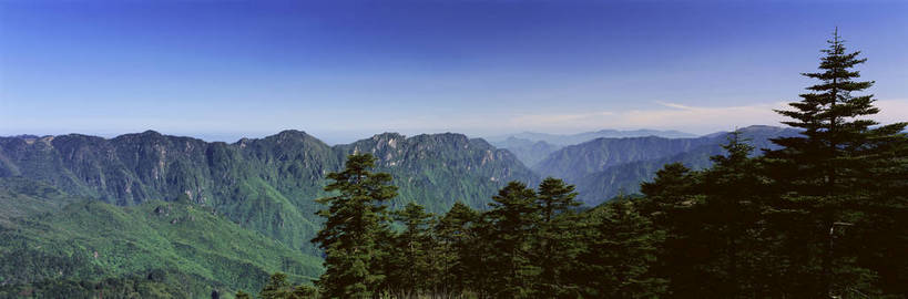 无人,横图,彩色,室外,白天,旅游,度假,美景,名胜古迹,森林,山,山脉,树林,标志建筑,地标,建筑,中国,亚洲,遗迹,图片,古迹,文物,娱乐,建设,古建筑,风景,蓝天,天空,自然,群山,享受,休闲,远景,旅游胜地,放松,摄影,地理,风光,宁静,空旷,自然风光,古文明,东亚,湖北,湖北省,神农架,中华人民共和国,华中地区,鄂,华中屋脊,神农架林区,神农架自然保护区,林区,bj174