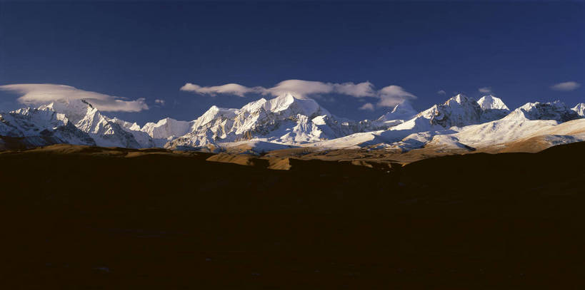 无人,横图,彩色,室外,白天,旅游,度假,美景,名胜古迹,山,山脉,雪山,标志建筑,地标,建筑,中国,亚洲,遗迹,图片,高山,山峰,山脚,古迹,文物,娱乐,建设,古建筑,西藏,白云,风景,蓝天,天空,自然,平原,群山,享受,休闲,远景,旅游胜地,放松,摄影,地理,风光,宁静,自然风光,古文明,东亚,青海,青海省,神山天葬台,喜马拉雅山脉,中华人民共和国,喜马拉雅山,喜马拉雅,西北地区,青,玉树州,玉树藏族自治州,险峻,玉树,bj174