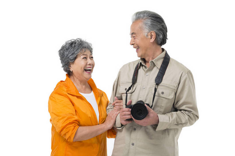东方人,成年人,老年人,头发,两个人,家庭,夫妻,丈夫,妻子,站,笑,微笑,大笑,露齿笑,横图,彩色,照片,白色背景,爱情,锻炼,旅游,度假,快乐,幸福,分享,秋季,北京,中国,亚洲,游客,勾,挽,服装,节日,庆祝,并排,图片,浪漫,年轻,生活,依靠,休闲装,黄种人,文化,娱乐,拍照,衣服,白色,春季,郊游,庆典,休闲,游玩,和谐,健康,温暖,温馨,一家人,休闲服,恩爱,放松,活力,精神,乐趣,亲密,自信,勾着,恋人,摄影,服饰,生活方式,靠近,纪念,单反相机,对视,和睦,假期,退休,搀扶,享乐,愉悦,关爱,娱乐活动,亲近,亲情,爱好,玩乐,户外运动,挽着,周末,东亚,摄影器材,陪同,重阳节,乐观,陪伴,无忧无虑,老年男性,老年女性,男人,男性,女人,女性,亚洲人,中国人,夫妇,情侣,照相机,半身,影棚拍摄,旅行,爱,欢乐,开心,愉快,拍摄,照相,登高节,老年节,伴侣,融洽,运动装,伴随,bj174