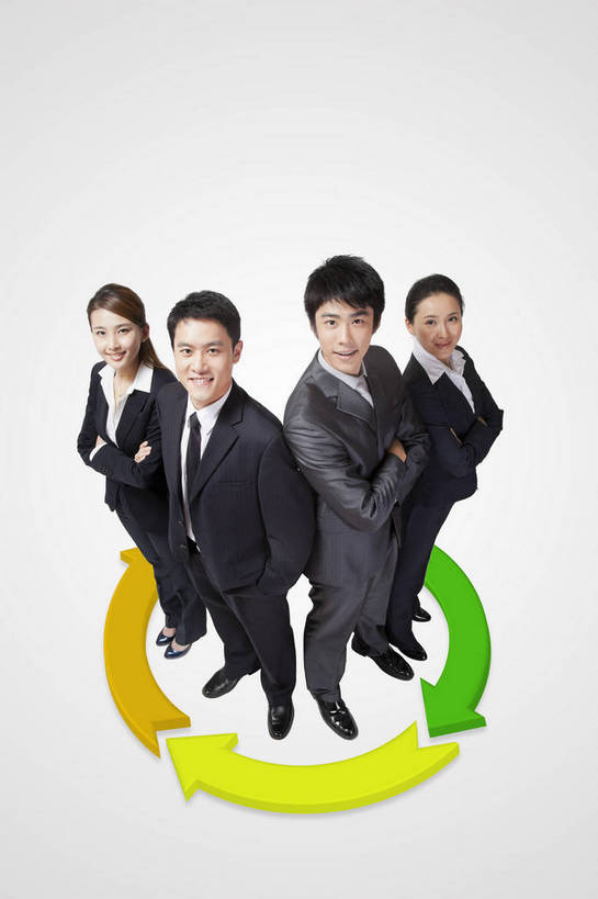 东方人,成年人,四个人,伙伴,同事,商务人士,商务男性,商务女性,站,抱,双手交叉,微笑,竖图,彩色,照片,衬衫,西装,商务,时尚,友谊,幸福,智慧,骄傲,成功,合作,团队,集体,信心,数码,科技,城市,北京,中国,亚洲,阴影,灰色背景,套装,正装,网络,图片,领带,高光,几何,计算机图形,年轻,合成,黄种人,数码合成,现代,队伍,箭头,职业,和谐,健康,放松,美女,自信,摄影,生活方式,抱着,电脑合成图,数码合成图,领导,双手抱胸,搂着,象征,愉悦,庄重,合成图,成就,群体,商务装,身份,合伙,领袖,工薪阶层,东亚,正式,地位,乐观,精明,团结,友情,男人,男性,年轻男性,年轻女性,女人,女性,亚洲人,中国人,年轻人,白领,上班族,搂,半身,衬衣,愉快,办公室职员,bj174