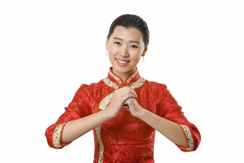 东方人,成年人,一个人,服务员,握手,笑,微笑,露齿笑,横图,留白,抠图,白色背景,正面,快乐,幸福,热情,信心,中国,仅一个女性,旗袍,丝绸,美丽,祝福,注视,红色,观察,看,手势,站着,职业,服务,摄影,观看,礼节,察看,高雅,关注,中国文化,祝贺,问候,古典风格,东亚,东亚文化,谢谢,年轻女性,女人,女性,亚洲人,中国人,年轻人,服务生,侍者,搀手,拉手,手拉手,手握手,半身,彩图,影棚拍摄,传统服装,打手势,传统文化,bj175