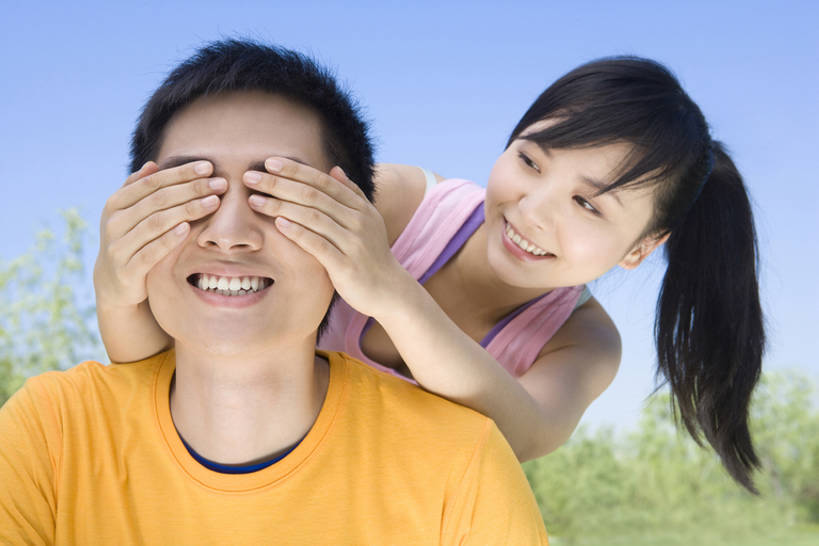 东方人,脸,头,脸颊,两个人,夫妻,笑,摸,微笑,露齿笑,横图,彩色,室外,白天,正面,爱情,时尚,游戏,快乐,北京,中国,亚洲,抚摸,并排,浪漫,玩,休闲装,娱乐,肩膀,天空,春天,夏天,休闲,温暖,温馨,调情,恩爱,遮,遮掩,恋人,摄影,生活方式,活动,五颜六色,色彩斑斓,和睦,掩盖,酷,遮挡,发泄,关爱,消遣,智力,五彩缤纷,东亚,遮盖,陪同,万里无云,宣泄,掩饰,五彩斑斓,陪伴,五光十色,异性恋,男人,男性,年轻男性,年轻女性,女人,女性,亚洲人,中国人,年轻人,头部,脸部,脸蛋,面部,夫妇,情侣,触摸,接触,玩耍,嬉戏,彩图,爱,伴侣,融洽,伴随,bj175