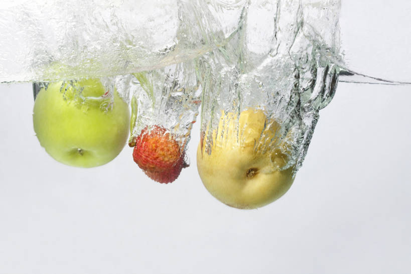 无人,横图,室内,白色背景,正面,水,苹果,梨,荔枝,水果,湿,溅,液体,水滴,食品,饮食,黄色,红色,绿色,白色,青苹果,热带水果,四个,摄影,影棚,落下,动作,简单,清新,摄影棚,健康食物,纯净,洗涤,彩图,全身,影棚拍摄,拍摄,亚洲梨,bj175