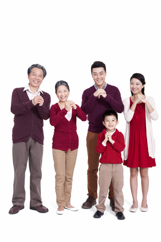 东方人,儿童,成年人,中年人,老年人,家庭,父母,母亲,父亲,儿子,祖父母,祖母,祖父,站,握手,笑,微笑,露齿笑,竖图,留白,白色背景,正面,毛衣,快乐,满意,兴奋,幸福,纯洁,北京,中国,春节,亚洲,五个人,节日,庆祝,注视,休闲装,传统,刺激,小孩,观察,看,手势,站着,休闲,温暖,温馨,一家人,可爱,乐趣,童年,童趣,摄影,影棚,生活方式,观看,祖孙,和睦,察看,享乐,关爱,关注,中国文化,摄影棚,亲情,祝贺,问候,肖像,童真,东亚,烂漫,无邪,陪同,陪伴,天真,老年男性,老年女性,男孩,男人,男性,年轻女性,女性,中年男性,亚洲人,中国人,孩子,年轻人,全家福,孙子,搀手,拉手,手拉手,手握手,站立,彩图,全身,影棚拍摄,欢乐,拍摄,拜年,融洽,男生,打手势,传统文化,挨着,传统节日,伴随,bj175