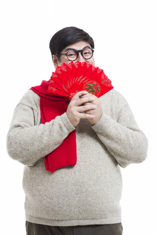 东方人,成年人,脸,头,脸颊,一个人,竖图,留白,抠图,白色背景,正面,毛衣,快乐,幸福,运气,北京,中国,春节,亚洲,仅一个男性,仅一个人,许多,覆盖,握,风俗,节日,丰富,庆祝,装饰,眼镜,冬天,很多,注视,休闲装,传统,仅一个年轻男性,红色,围巾,观察,看,站着,温暖,脂肪,活力,精神,乐趣,扇形,握着,财富,摄影,红包,围脖,观看,保暖,幽默,华丽,点缀,察看,享乐,仪式,御寒,关注,中国文化,肖像,出示,典礼,东亚,衬托,美观,雅致,雅观,元旦,害臊,含羞,怕羞,制度,害羞,男人,男性,年轻男性,亚洲人,中国人,年轻人,头部,脸部,脸蛋,面部,彩图,影棚拍摄,欢乐,拜年,给予,传统文化,传统节日,bj175