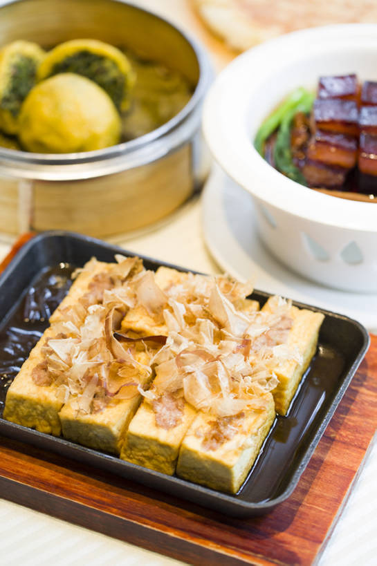 豆腐,无人,竖图,特写,吃饭,晚餐,午餐,静物,餐具,北京,中国,亚洲,丰富,熟食,美味,食品,饮品,传统,饮食,餐饮,食物,饮料,盘子,中国菜,健康,摄影,膳食,可口,清新,中国文化,东亚,东坡肉,主菜,健康食物,适口,彩图,高角度拍摄,装饰菜,传统文化,bj175